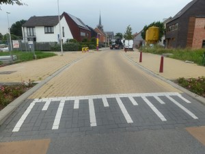 Zonder een groot acceleratievermogen geraak je hier niet boven. Hij valt het gemakkelijkst te beklimmen langs de andere kant, maar mits het gezelschap van een ervaren sherpa ook langs deze kant goed te doen. 